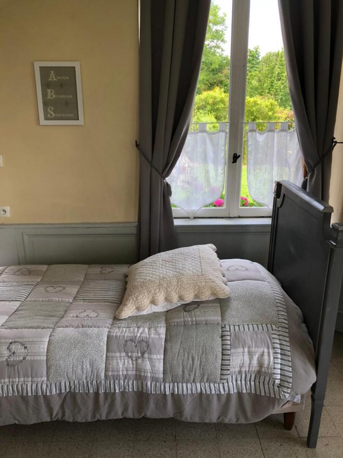 Saint-Jean-les-Deux-Jumeaux Chambre D'Hotes Romance מראה חיצוני תמונה